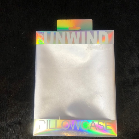 Satin/silk Pillow Case - Picture 2 of 4